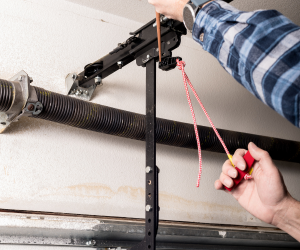 GARAGE DOOR BROKEN SPRING
